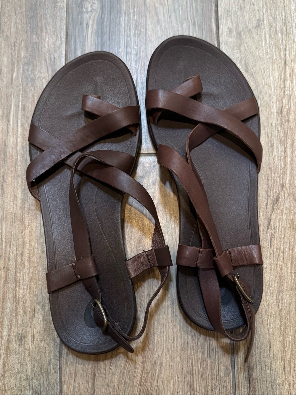 OluKai Upena Women’s Brown Strappy Leather Sandals